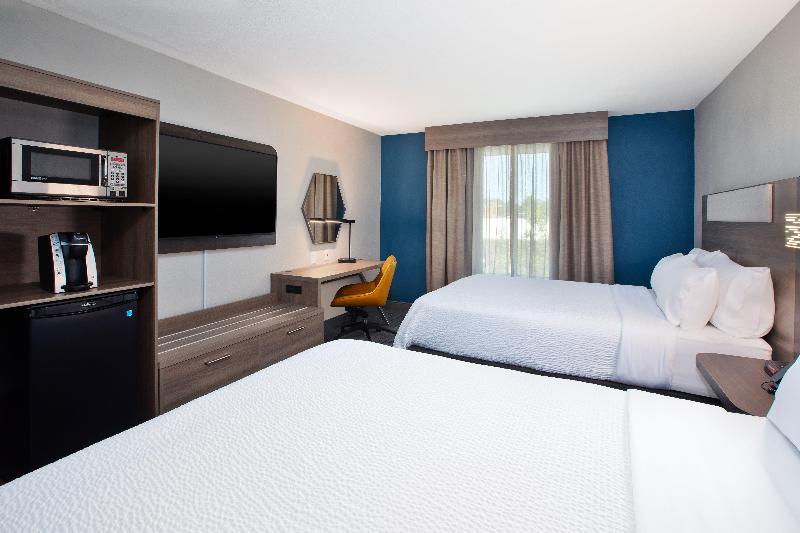 Holiday Inn Express I 26 & Us 29 At Westgate Mall by IHG - photo 18