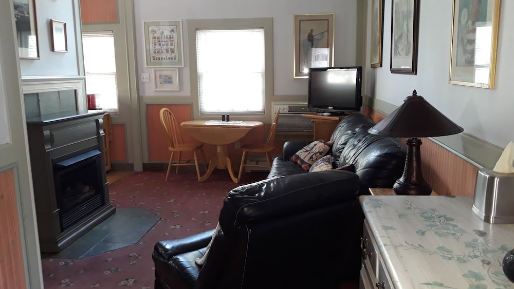 Columbine INN - photo 11
