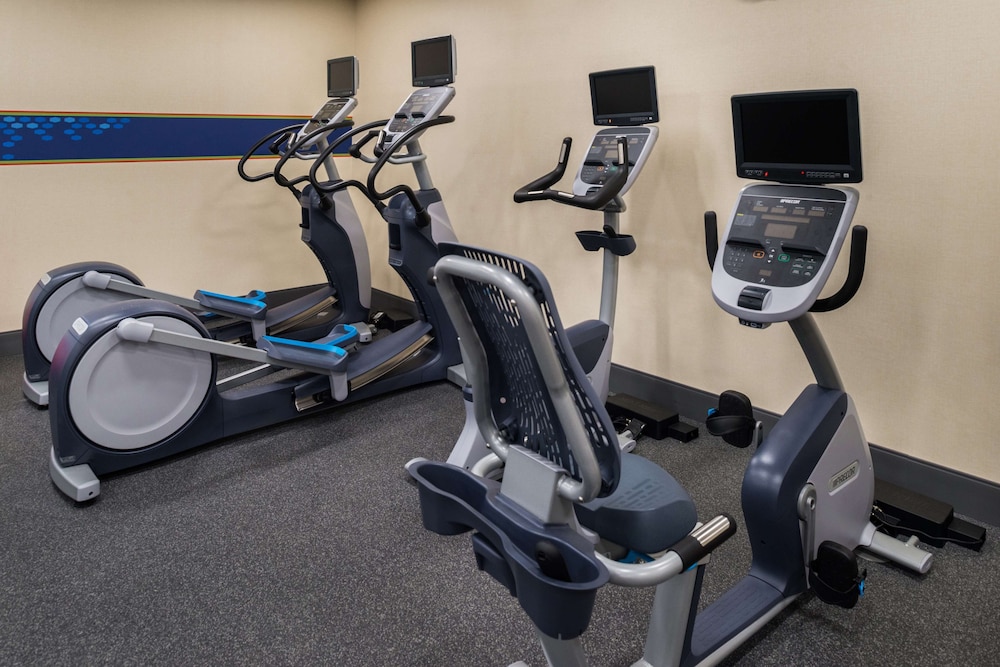 Hampton Inn & Suites Wixom - photo 38