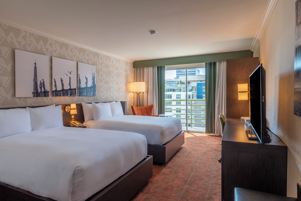 DoubleTree by Hilton San Diego Downtown - photo 4