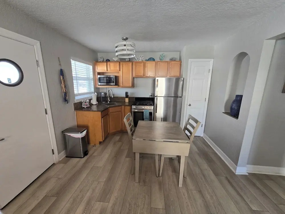 Blue Wave Motel & Suites - photo 10