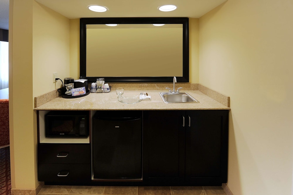 Hampton Inn Suites Scottsboro - photo 24