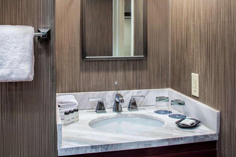 Sheraton Philadelphia University City Hotel - photo 15