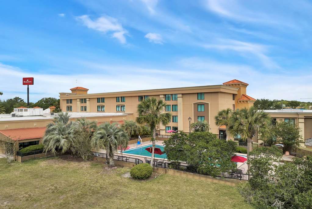 Ramada by Wyndham Jacksonville I 95 by Butler Blvd - photo 9