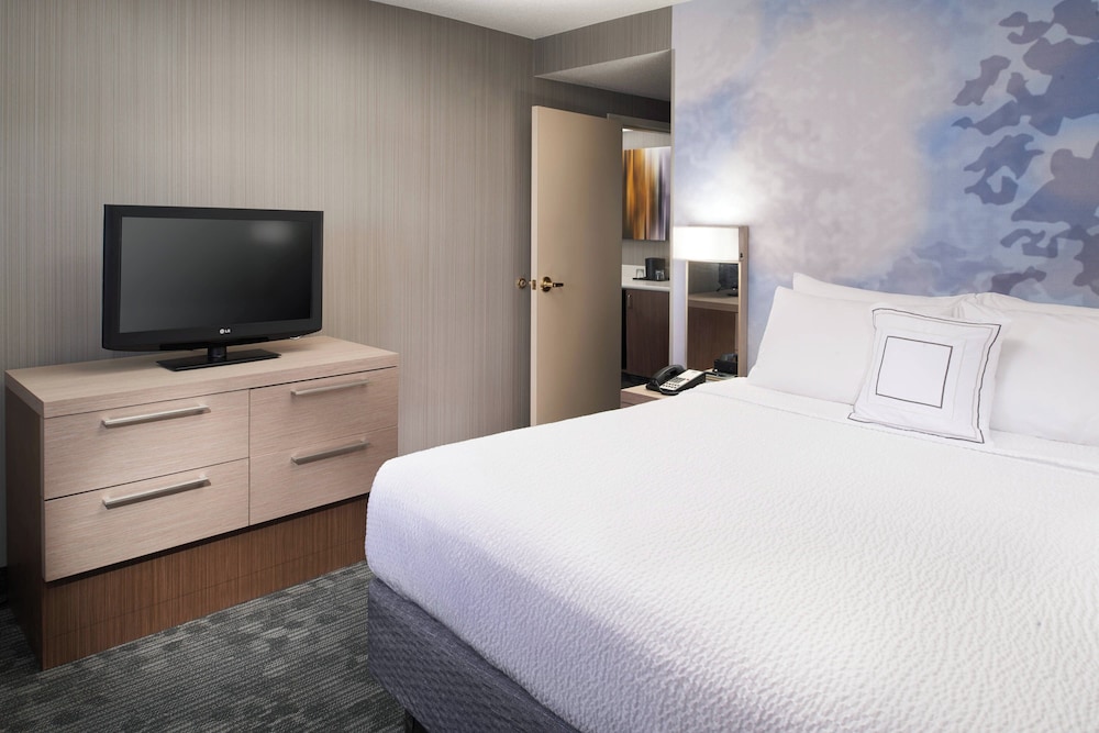 Courtyard by Marriott Toledo Maumee Arrowhead - photo 8