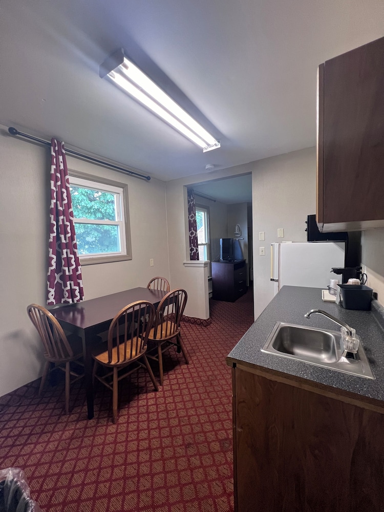 Rodeway Inn & Suites Hershey Chocolate Avenue - photo 14
