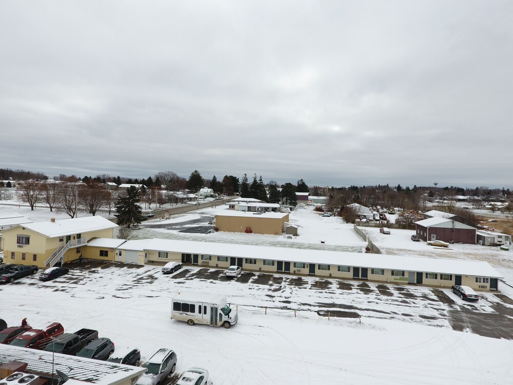 Midway Motel - photo 15
