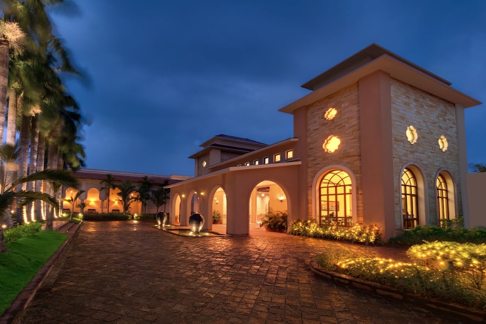 Ibiza The Fern Resort and Spa Kolkata — 5-Star Luxury Hotel in Alipur, India