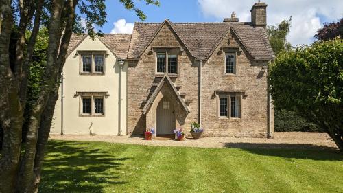 Charlton Down Cottage — 4-Star Luxury Hotel in Tetbury, United Kingdom