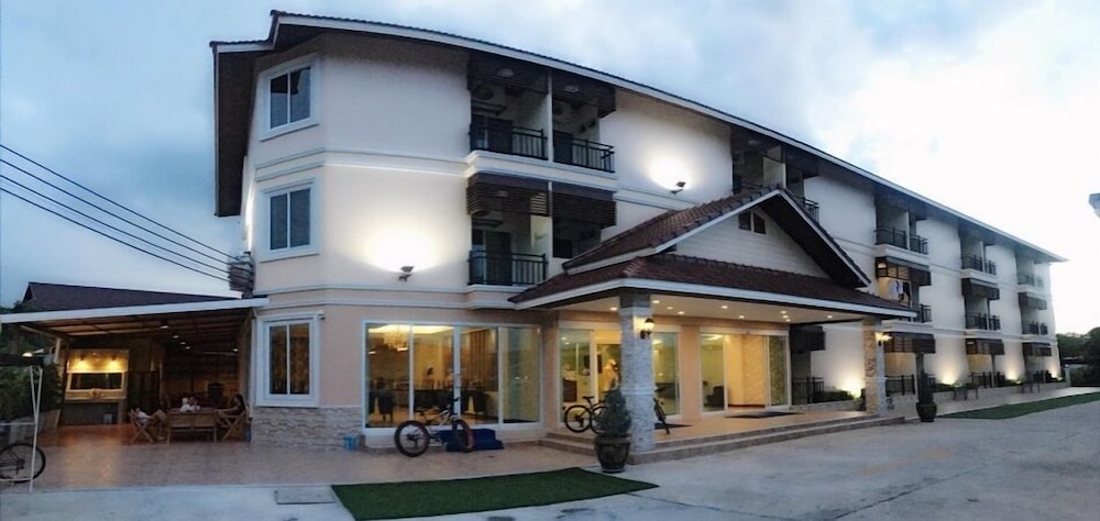Chansuda Lake View Hotel in Ubon Ratchathani, Thailand