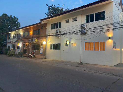 จอมเมือง Motel - carbon neutral hotel in Nan