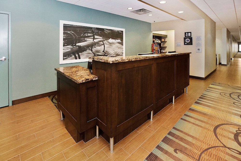 Hampton Inn Pittsburgh Bridgeville - photo 6