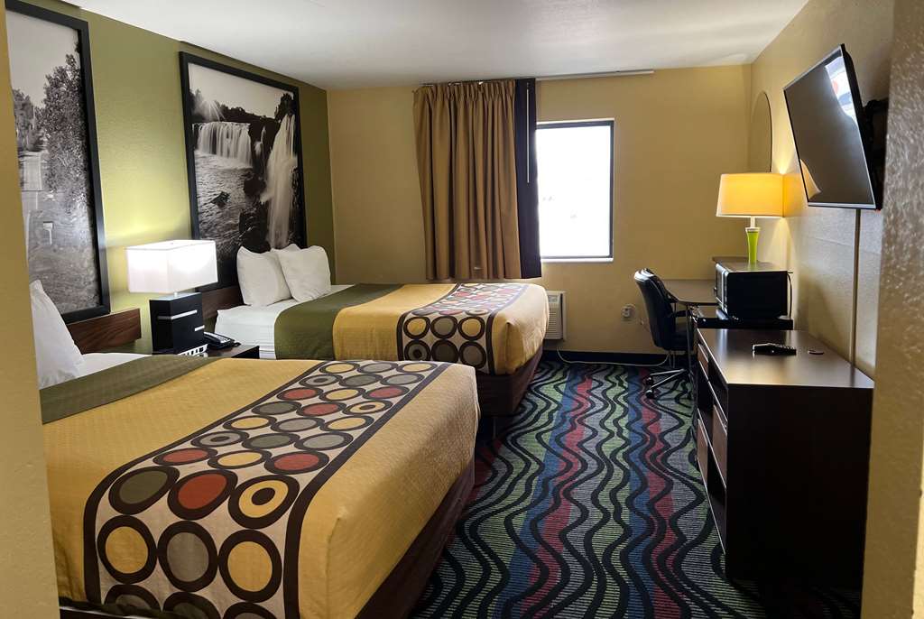 Super 8 by Wyndham Farmington - photo 7