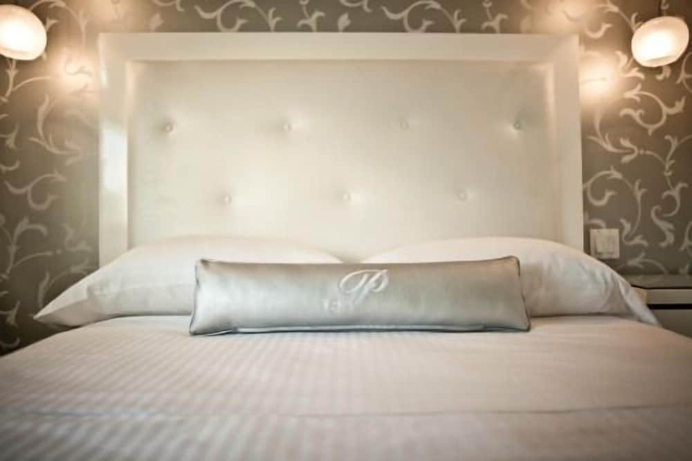 La Pensione Hotel - photo 8