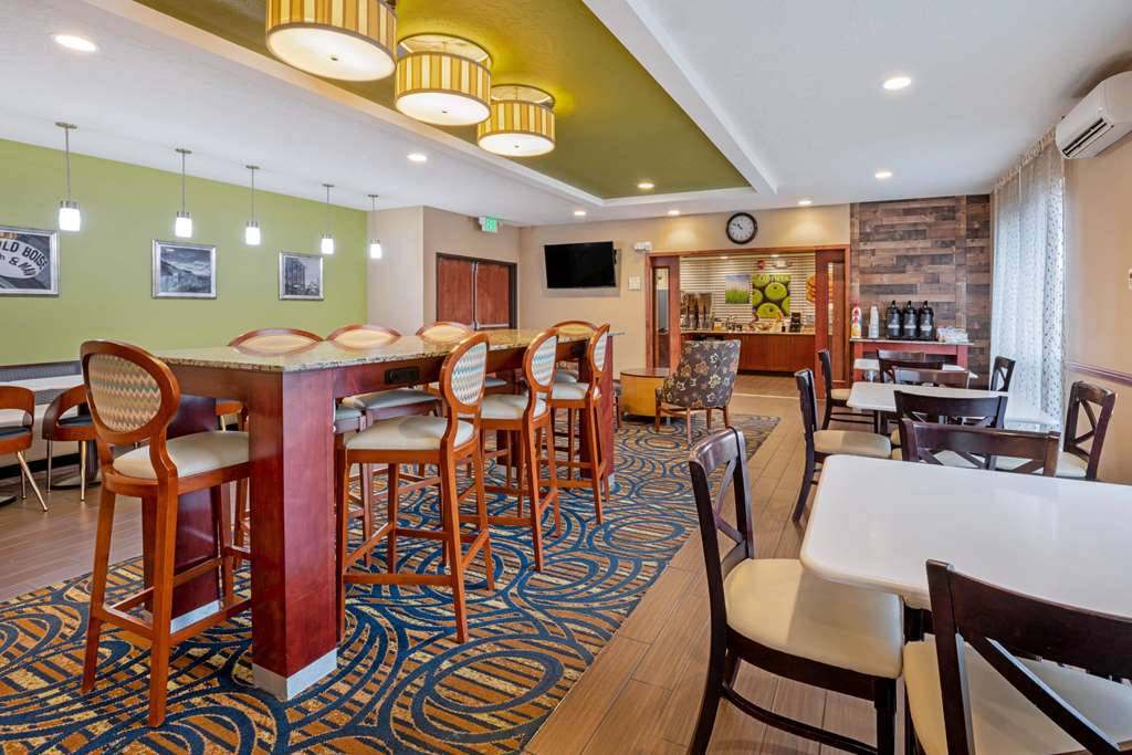La Quinta Inn & Suites by Wyndham Boise Airport - photo 39