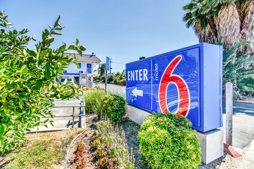 Motel 6 Stockton CA Charter Way West - photo 7