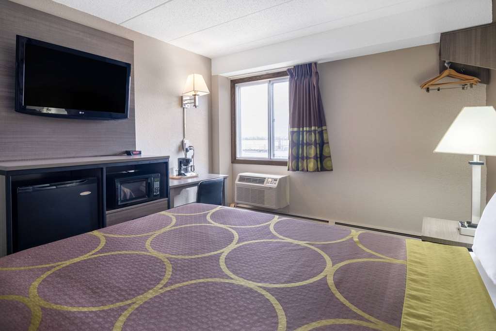Super 8 by Wyndham Owatonna - photo 9