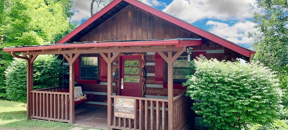 A Bear's Eye View 2 Bedroom Cabin by RedAwning Sevierville — 4-Star Luxury Hotel in Sevierville, United States