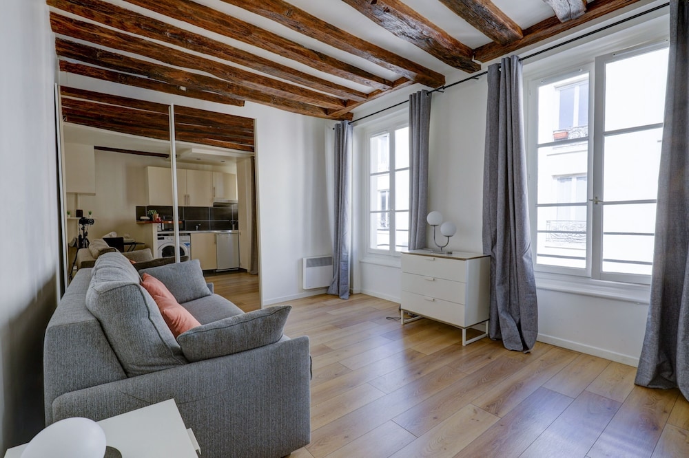 Furnished Studio in Le Marais — 4-Star Luxury Hotel in Paris, France