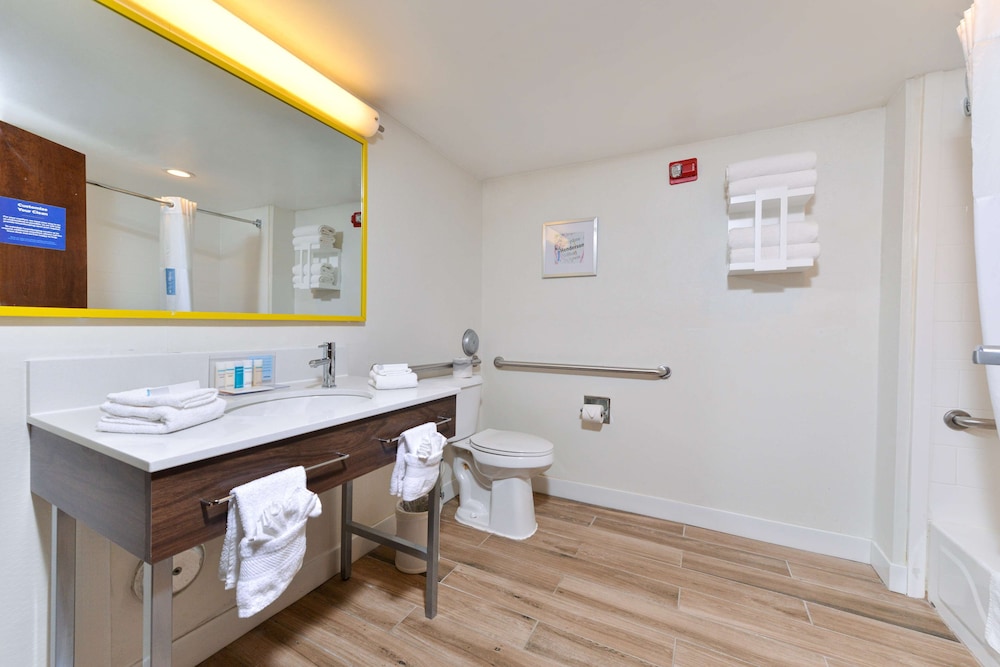 Hampton Inn Henderson - photo 22