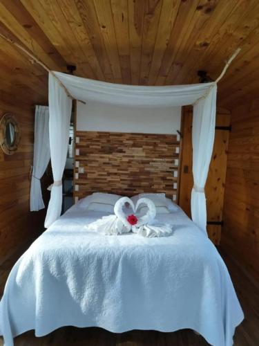 Roulotte A La Campagne Avec Son Spa A Cabariot — Cabariot