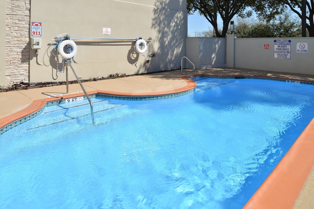 Holiday Inn Express & Suites Austin North Central by IHG - photo 23