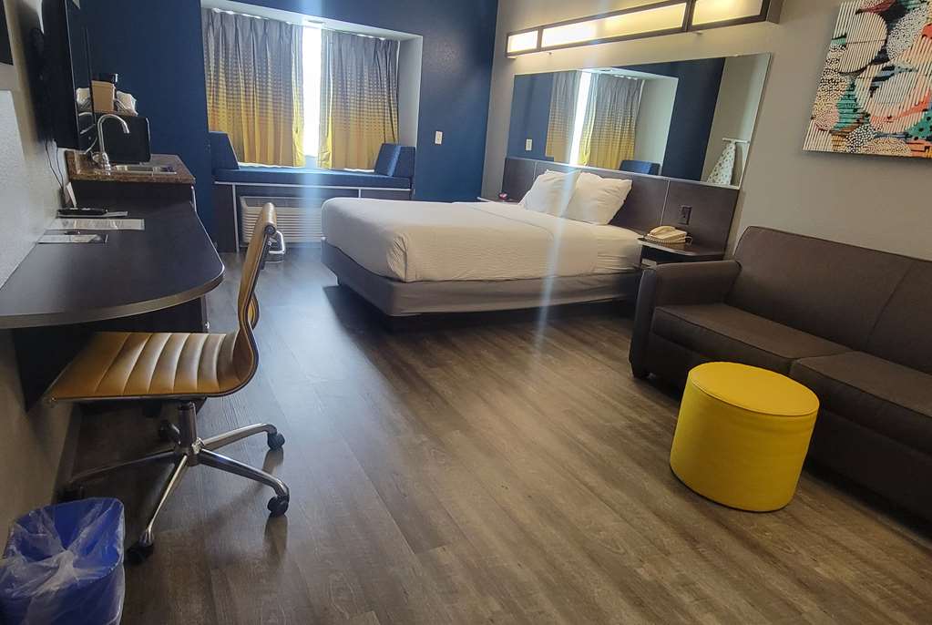 Microtel Inn & Suites by Wyndham Council Bluffs Omaha - photo 22