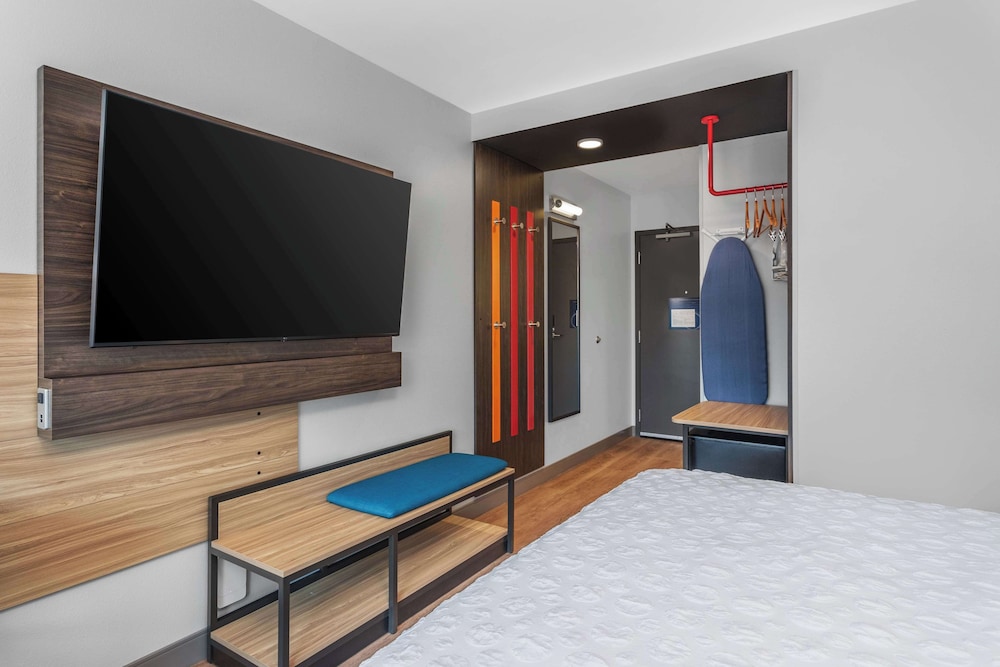 Tru by Hilton Janesville - photo 7