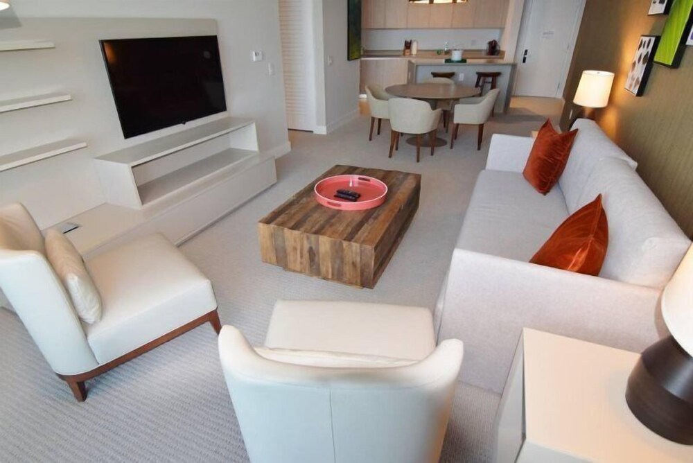 Superb Ocean & Bay View 1 Bed 1 Bath @ Hyde Beach Resort - photo 14