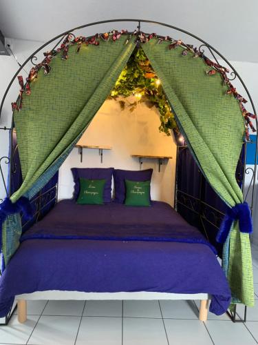 L Insolite — 4-Star Luxury Hotel in Pierry, France