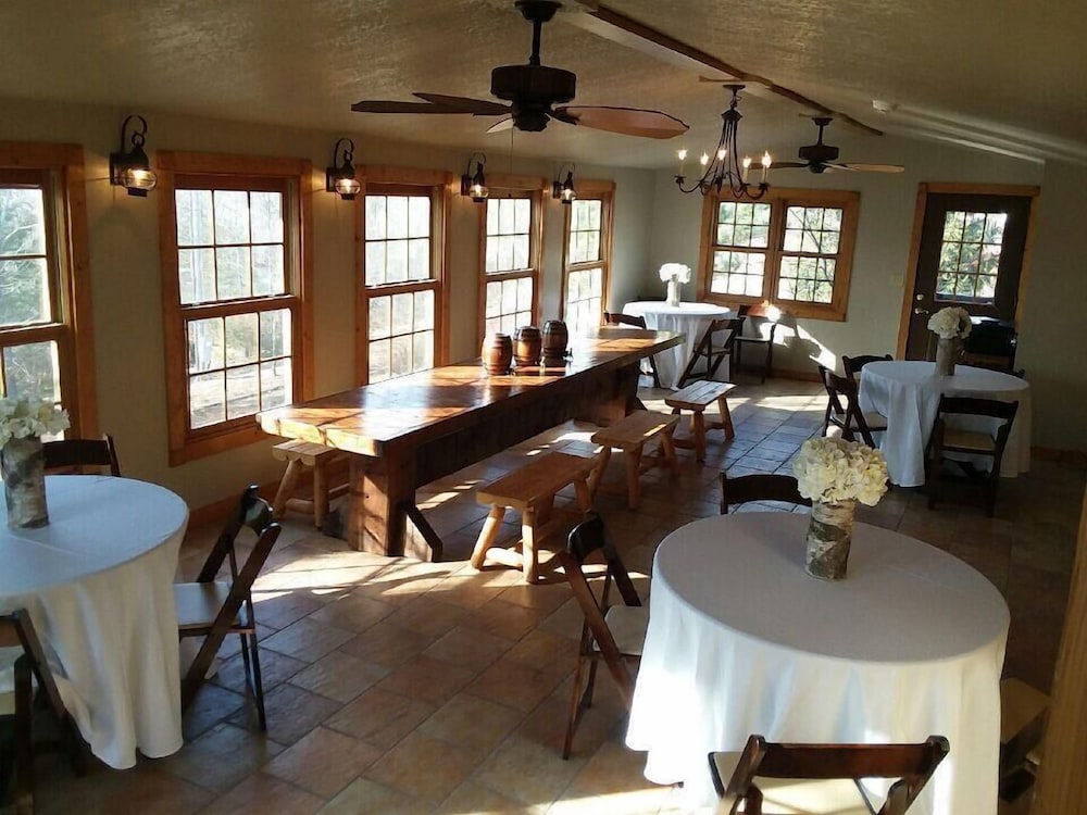 Bear Creek Lodge Cabin Resort - photo 110