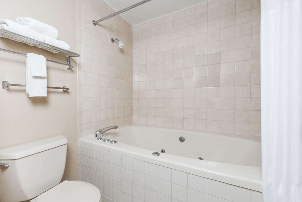 Days Inn by Wyndham New Market I 81 - photo 7