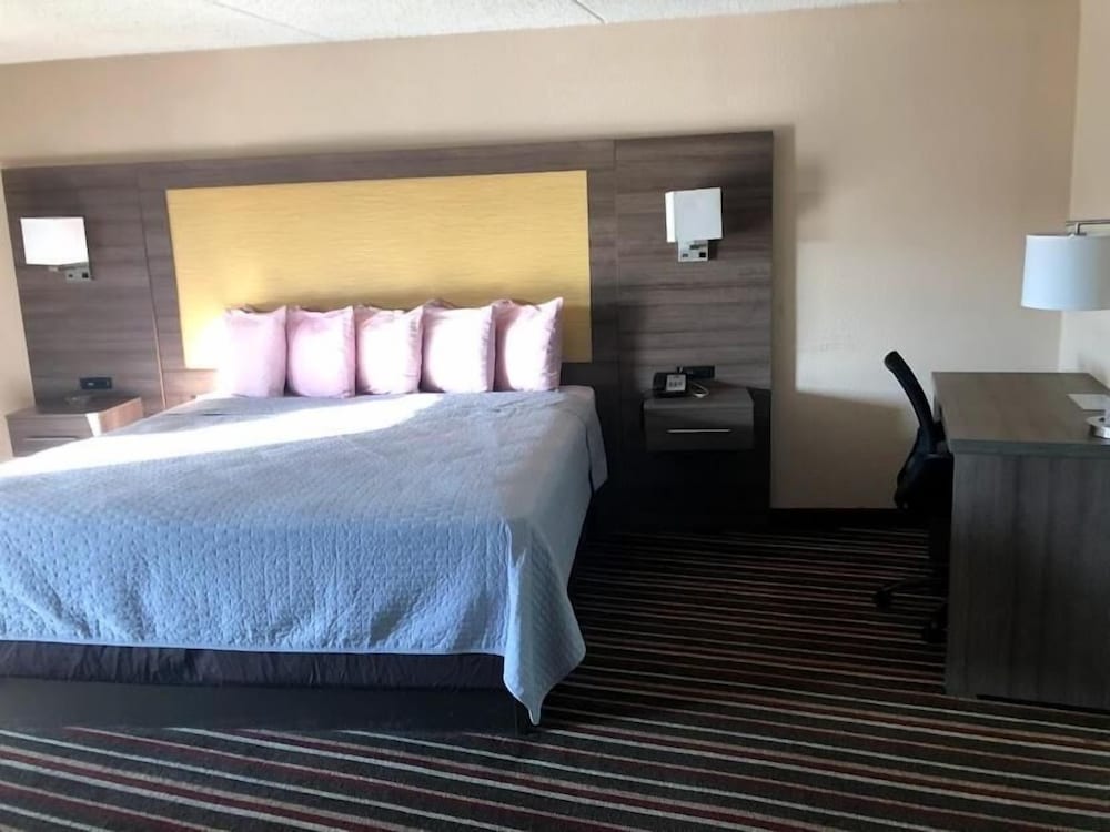 Legacy Inn Sumner - photo 22