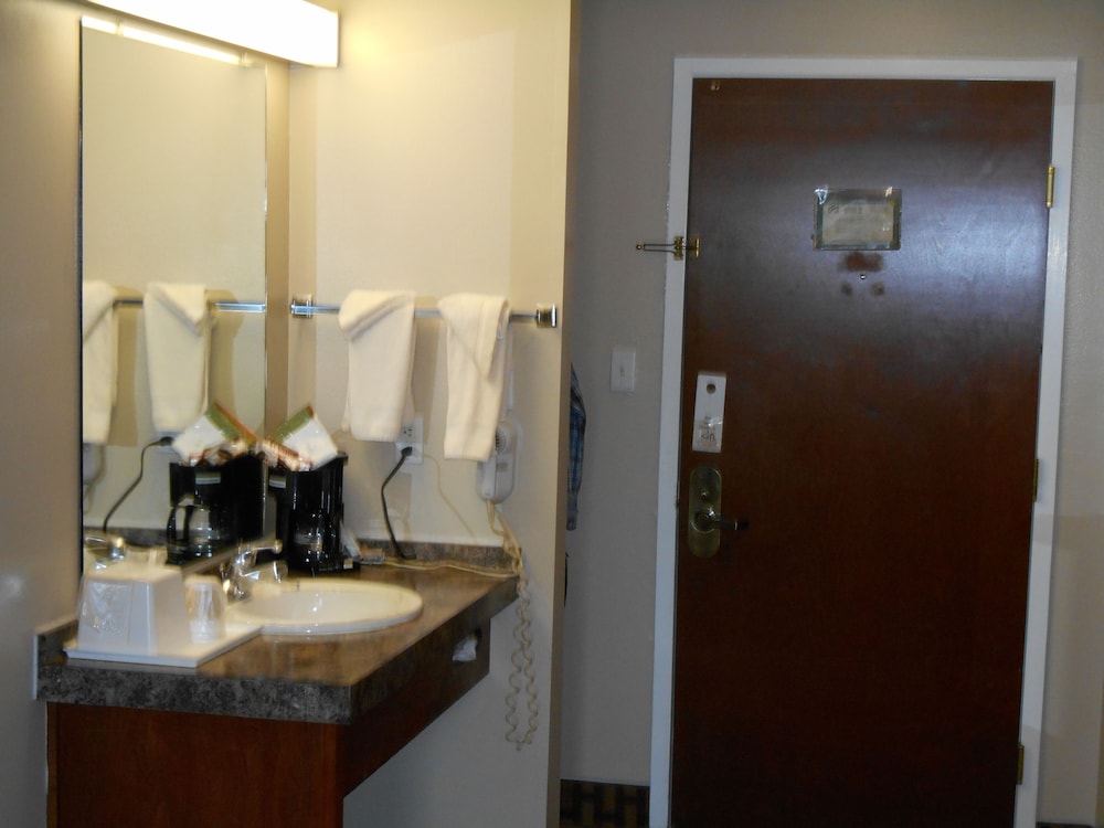 Rest Inn Fort Smith - photo 5