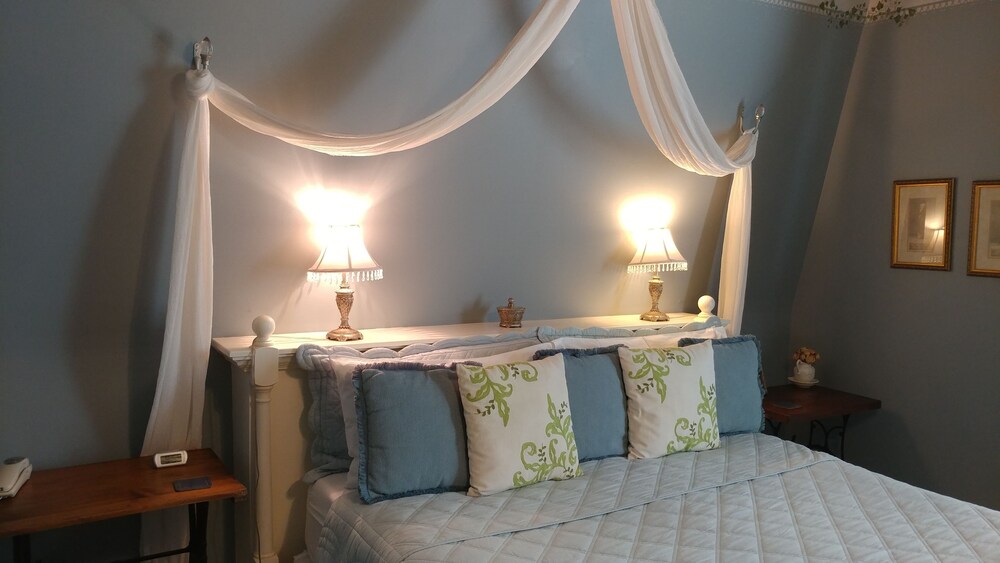 The Iron Gate Inn - photo 20