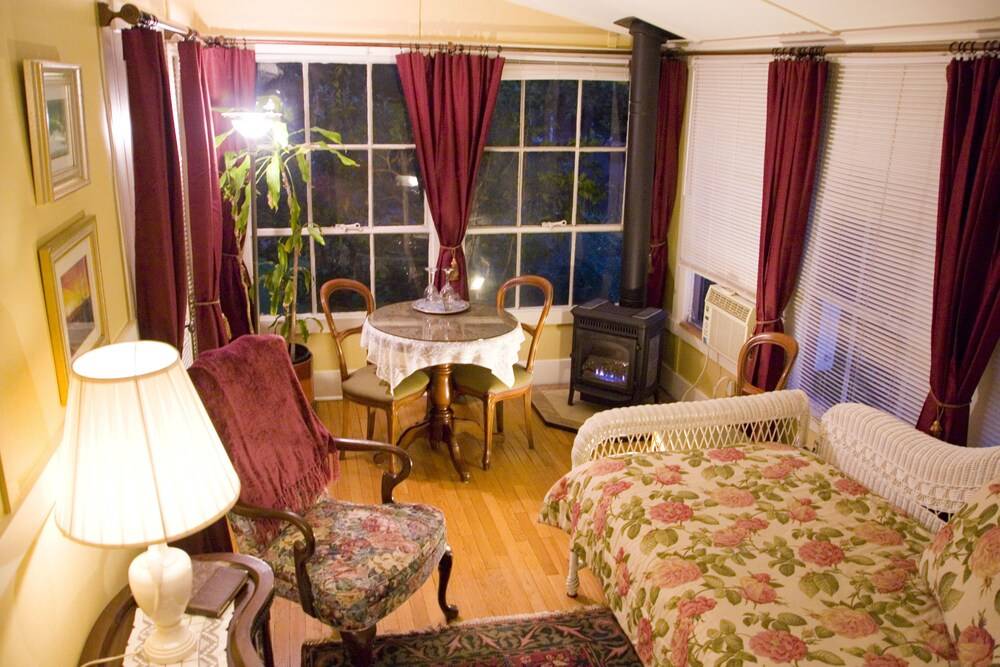 Barretta Gardens Inn - photo 10