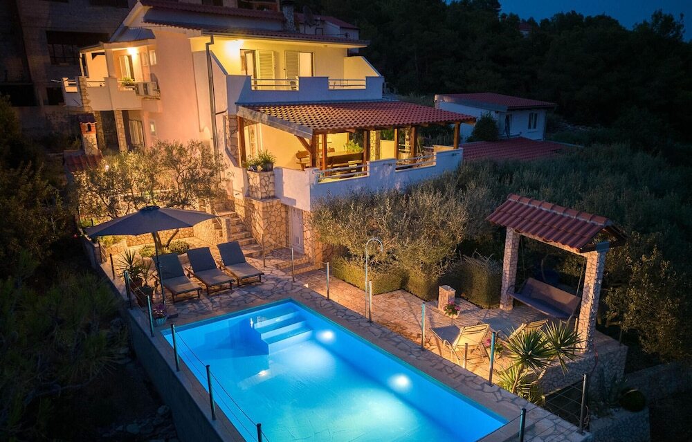 Holiday house Stupalo with private pool both floors air conditioned — 4-Star Luxury Hotel in Vis, Croatia