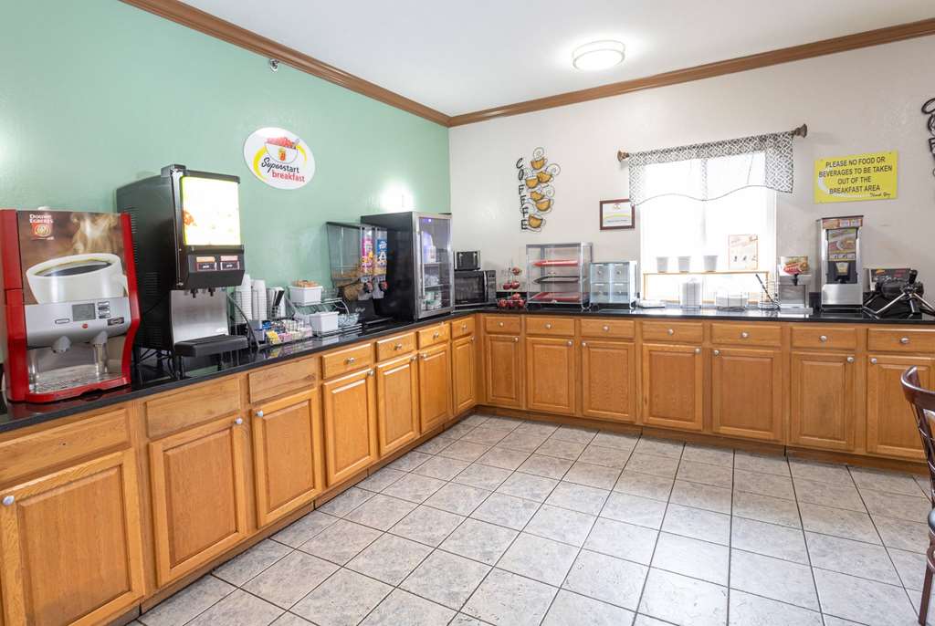 Super 8 by Wyndham Big Rapids - photo 42