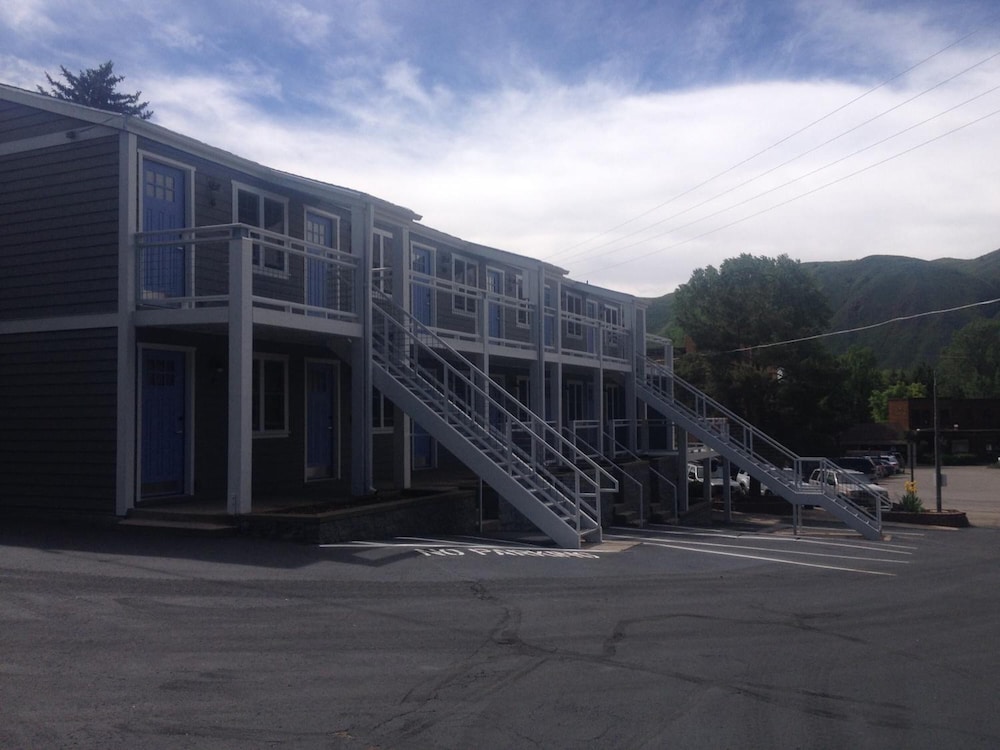 Basalt Mountain Inn - photo 30