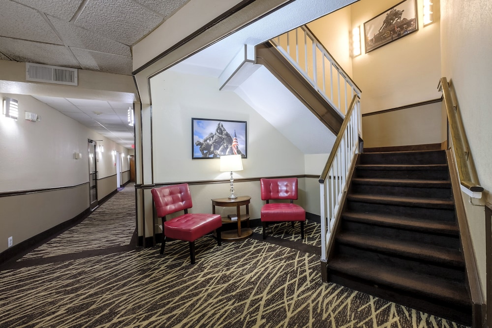 Red Roof Inn & Suites Jacksonville NC - photo 4