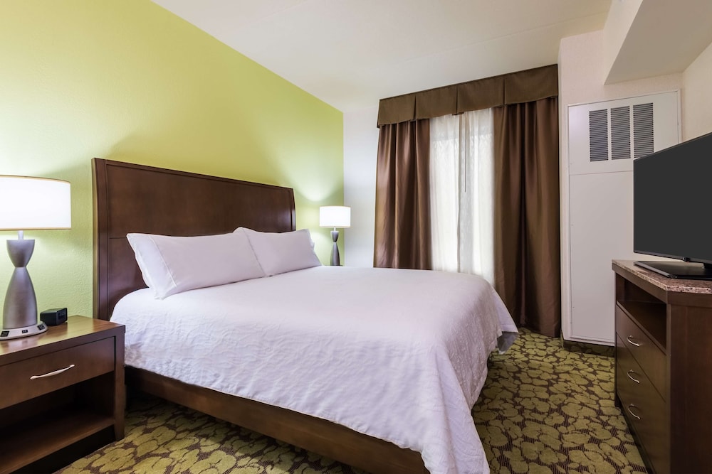 Hilton Garden Inn Wayne - photo 8