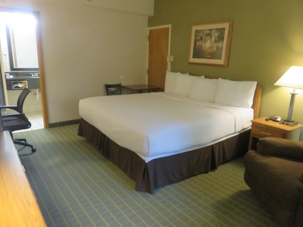 Baymont by Wyndham Fargo - photo 19
