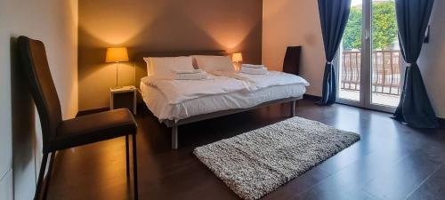 Apartment Praleor — 4-Star Luxury Hotel in Lazise, Italy