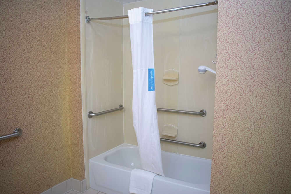 Hampton Inn & Suites Augusta West - photo 34