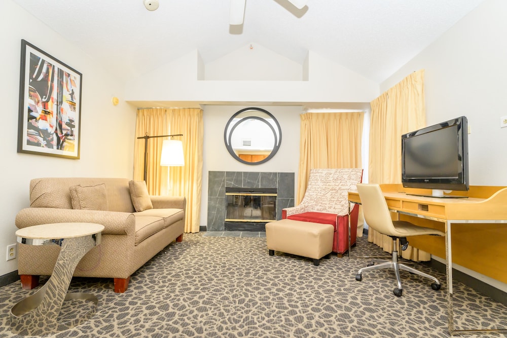 Hawthorn Suites by Wyndham Philadelphia Airport - photo 11