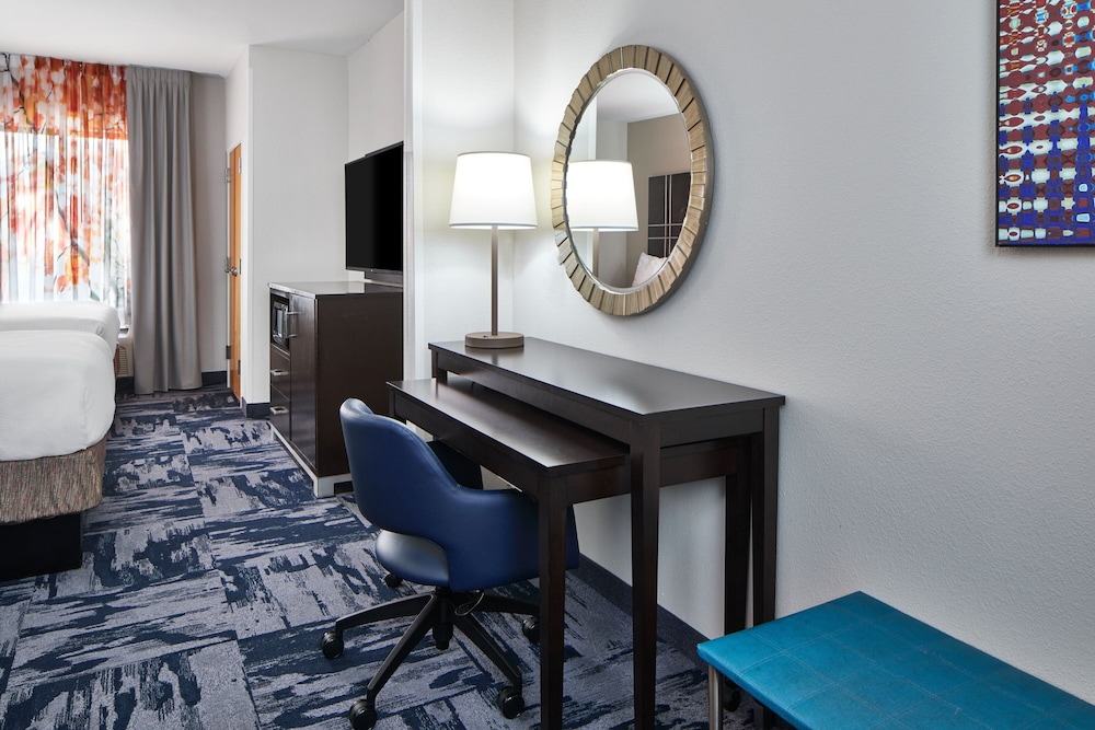 Fairfield Inn and Suites Gainesville - photo 9