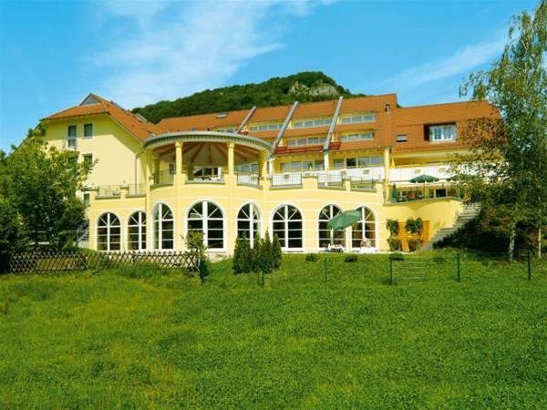 Vitalhotel Sanct Bernhard — hotel in Bad Ditzenbach