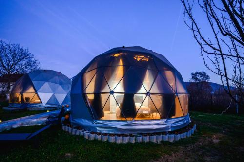 Sun Garden Glamping Domes in Calimanesti, Romania