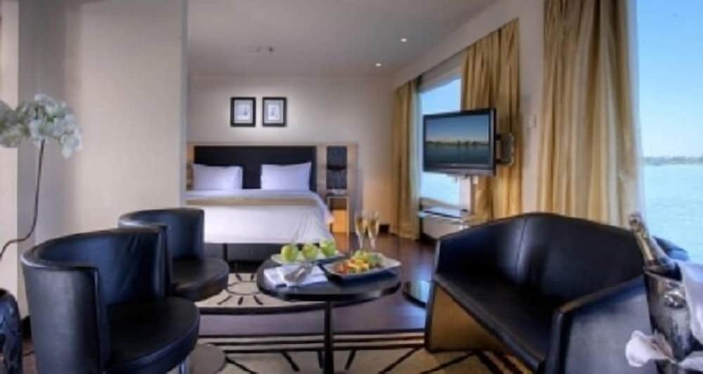 HS Moondance Monday to Friday in Luxor, Egypt