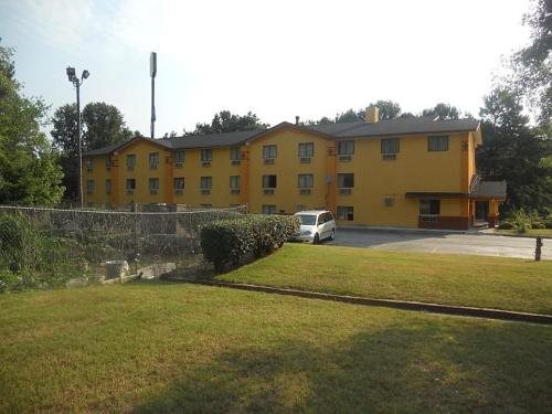 Super Inn - carbon neutral hotel in Atlanta
